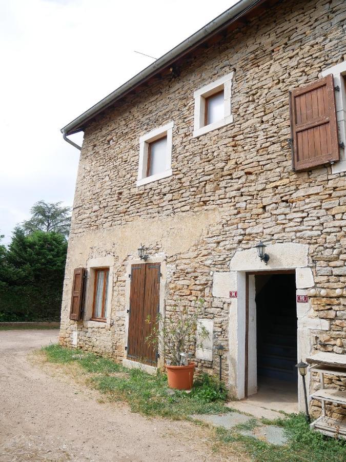Gite Du Lavoir Leyrieu Eksteriør billede